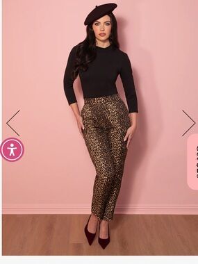 Vixen by Micheline Pitt Leopard Print Cigarette Pants - Large